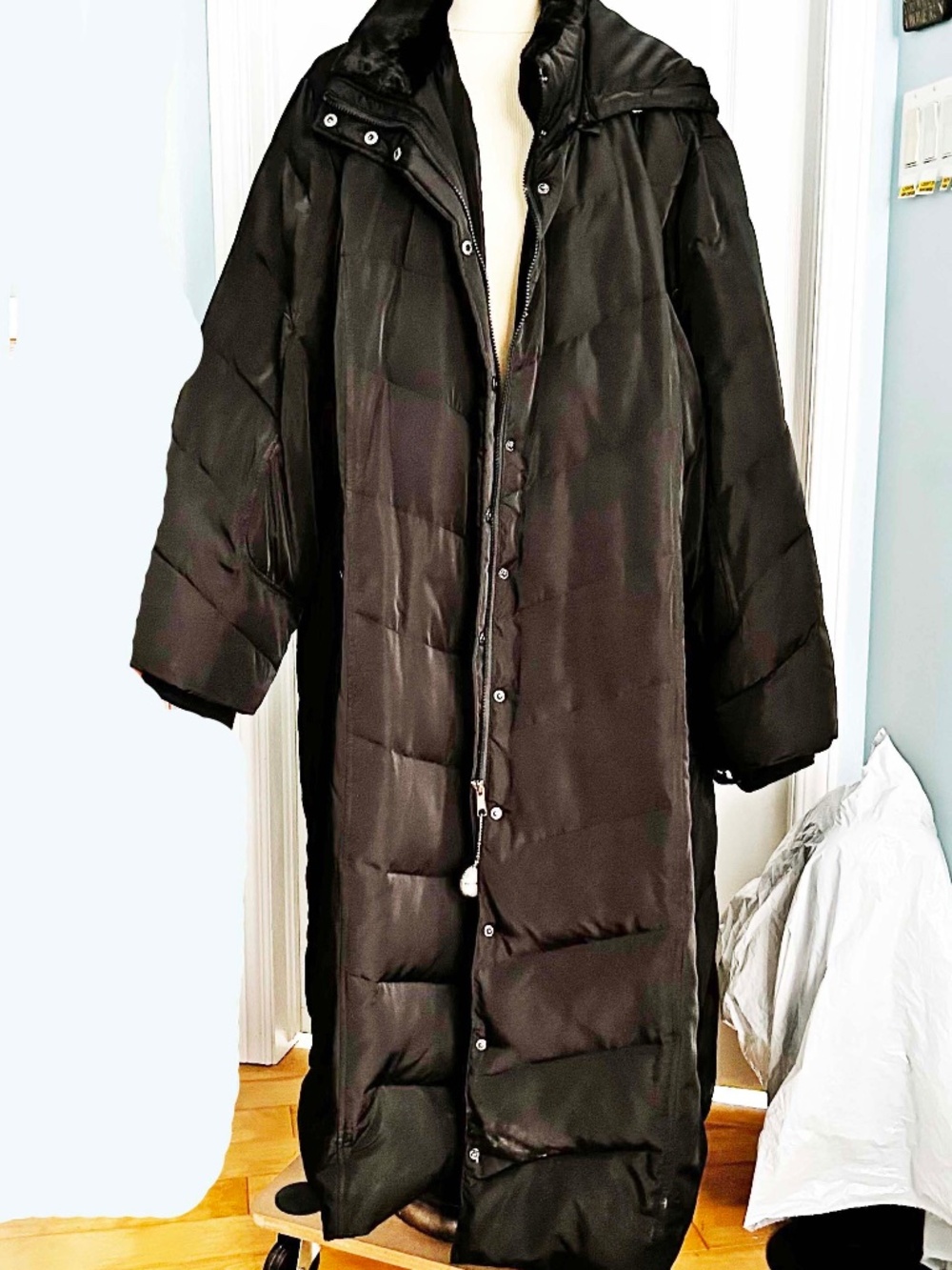 DOWN BLEND COAT, MAXI LENGTH, 50% DOWN, BLACK, SIZE 5X, FRONT ZIP & DOMES, FULL